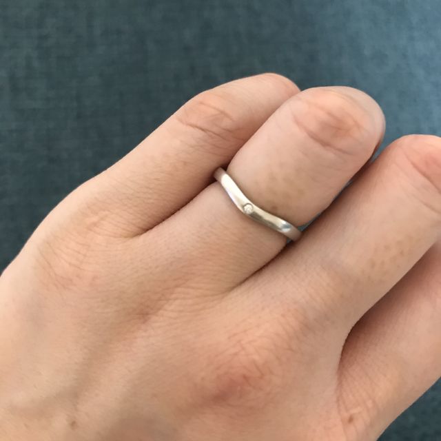 【カルティエ(Cartier)の口コミ】 私は指が短いので、少しでも綺麗に見える指輪を探していました。
バレリー…