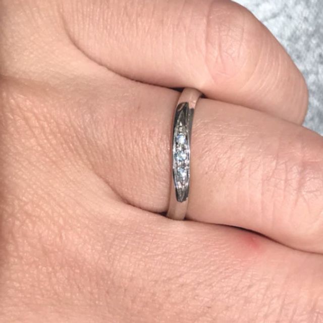 【CHARMY(チャーミー)の口コミ】 鍛造製法の指輪なので頑丈であり毎日着けていても問題ないと思われるのが…