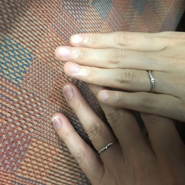 【アイプリモ(I-PRIMO)の口コミ】 妻の希望でデザインが細くて、ウェーブがあり、ダイヤがキラキラと輝いて…