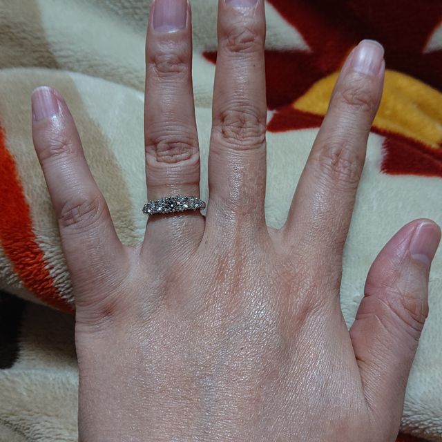 【アイプリモ(I-PRIMO)の口コミ】 デザインがゴージャスだったので、銀婚式の品としては満足した。
センター…