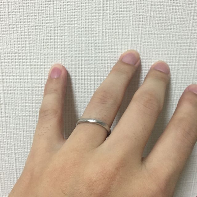 【銀座ダイヤモンドシライシの口コミ】 長く着用していくつもりなのでプラチナにすることは決めていました。
いく…