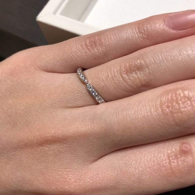 【HOSHI no SUNA 星の砂(ほしのすな)の口コミ】 シンプルかつ細めのデザインがとても綺麗だったことと、溶けるような着け…