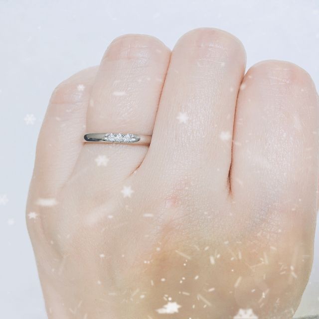 【4℃ BRIDAL(ヨンドシーブライダル)の口コミ】 普段身につけるものなので、シンプルだけどシンプルすぎないのが良いなと…