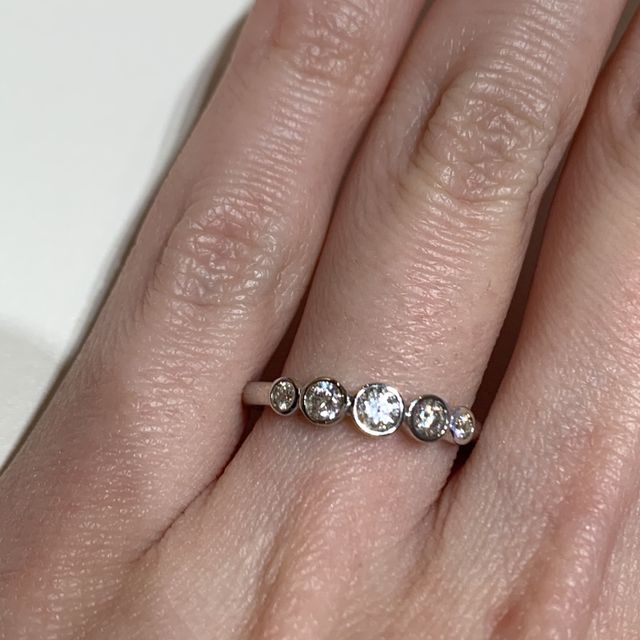 【BRILLIANCE+(ブリリアンスプラス)の口コミ】 beamsとのコラボレーションの商品です。ダイヤモンドが合計0.29カラットあ…