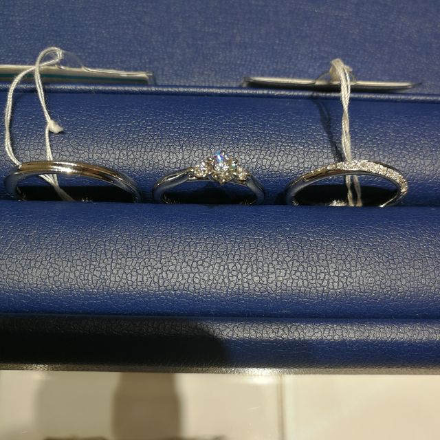 【銀座ダイヤモンドシライシの口コミ】 たくさん種類があるので迷いましたが、見た感じとつけた感じが結構違うの…