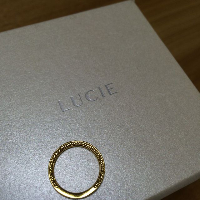 【LUCIE(ルシエ)の口コミ】 主人は仕事中にパソコンのキーボードを打つ時に邪魔にならないように、私…