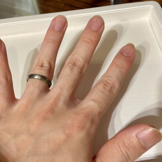 【Aroode(アローデ)の口コミ】 2つ重ねるとハート型になるデザインが良かったです。また、色の入るライン…