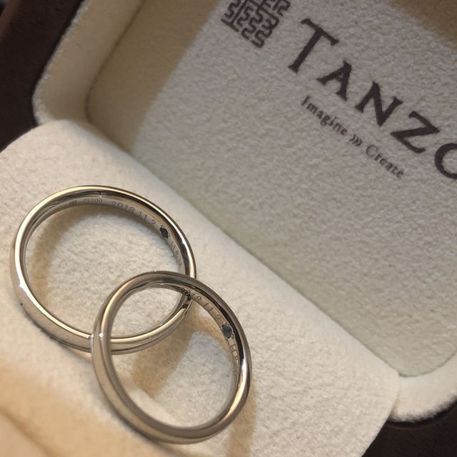 【TANZO.(鍛造指輪)の口コミ】 鍛造製法とのことで、丈夫なことが決め手でした。
セミオーダーでも素材、…