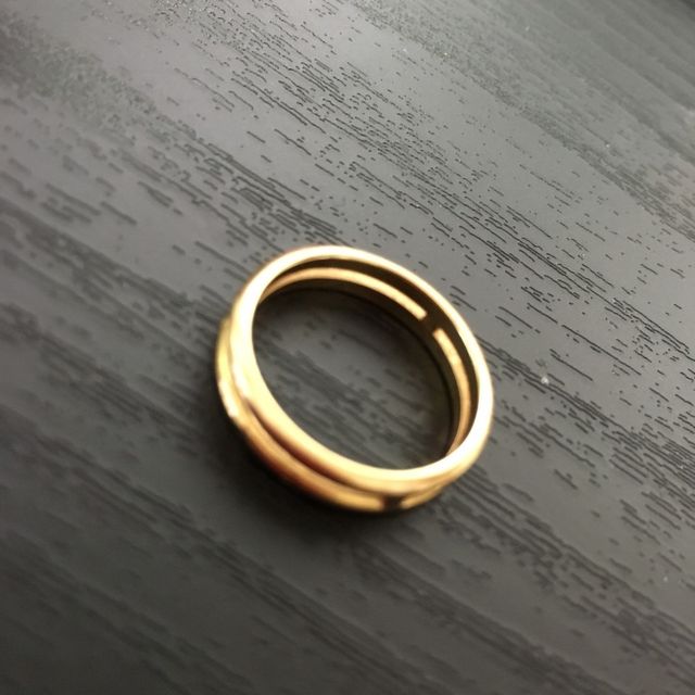 【エルメス(HERMES)の口コミ】 ゴールドの指輪を探しており、複数のブランドを見ておりましたが
主人が気…