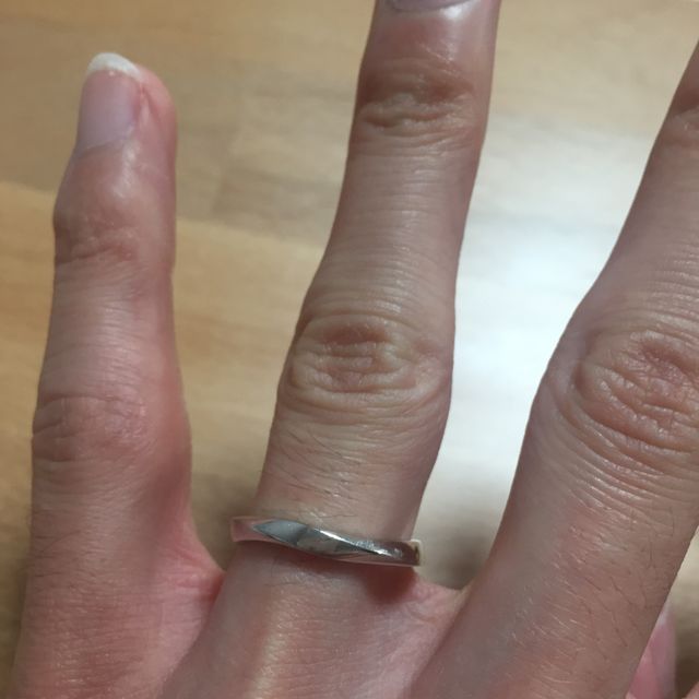 【アイプリモ(I-PRIMO)の口コミ】 素材は、プラチナのパーセントが高いものを選びました。デザインは、シン…