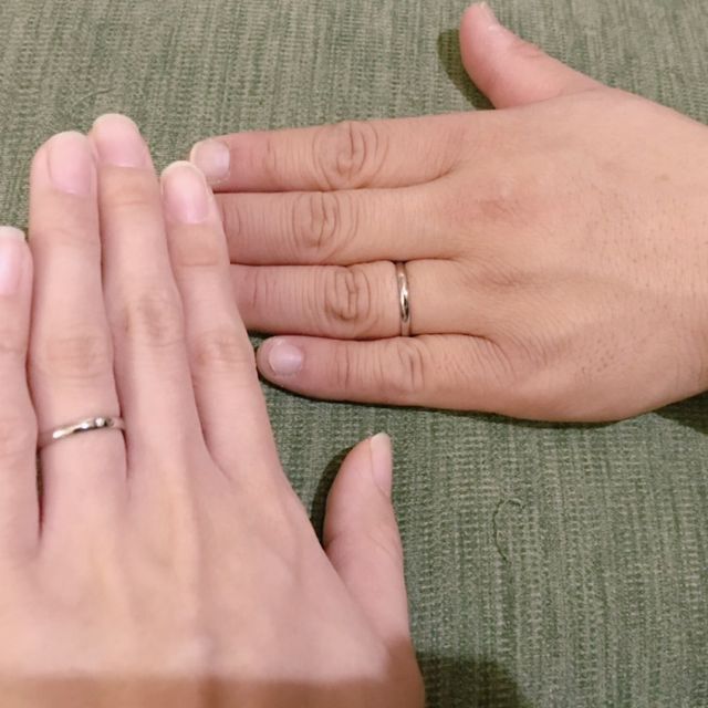 【insembre(インセンブレ)の口コミ】 細身でシンプルなリングでしたが実際に着用するとしっかりとした存在感が…