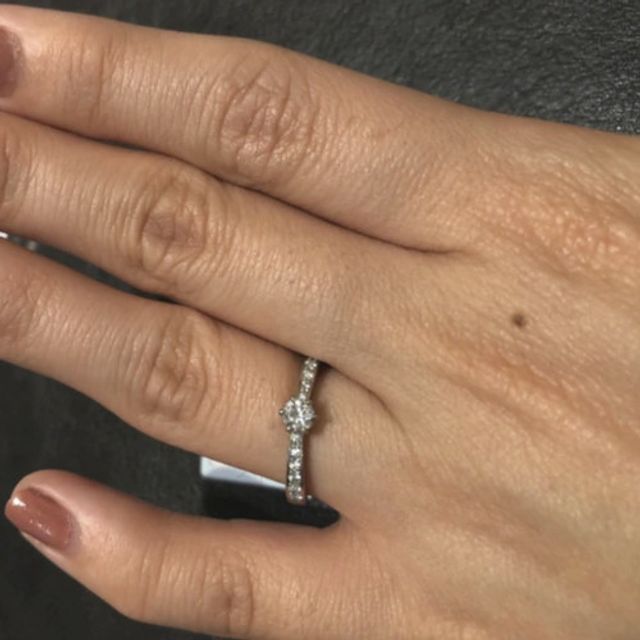 【TRECENTI(トレセンテ)の口コミ】 特にデザインにこだわりはなく直感的に選んだリングを試着して決めました…