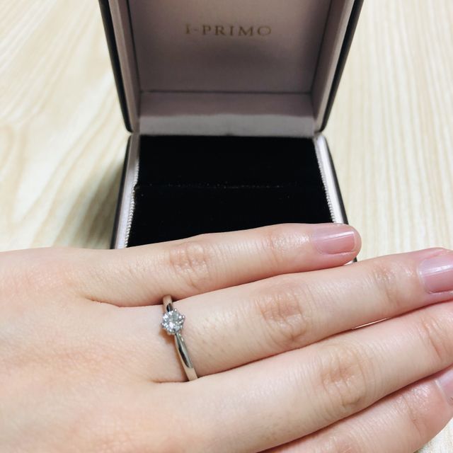 【アイプリモ(I-PRIMO)の口コミ】 今回は婚約指輪の購入で、いずれ結婚指輪を購入した際にセットリングが出…