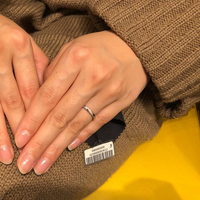 【エクセルコダイヤモンド(EXELCO DIAMOND)の口コミ】 やはりダイヤモンドの質です。輝きが違うな、と思いました。
最初はシンプ…