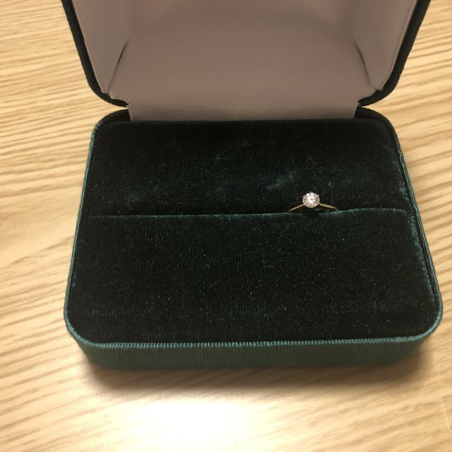 【和光ブライダルブティックギンザの口コミ】 華奢で、ゴールドのデザインのものを探していました。
何件か見たのですが…