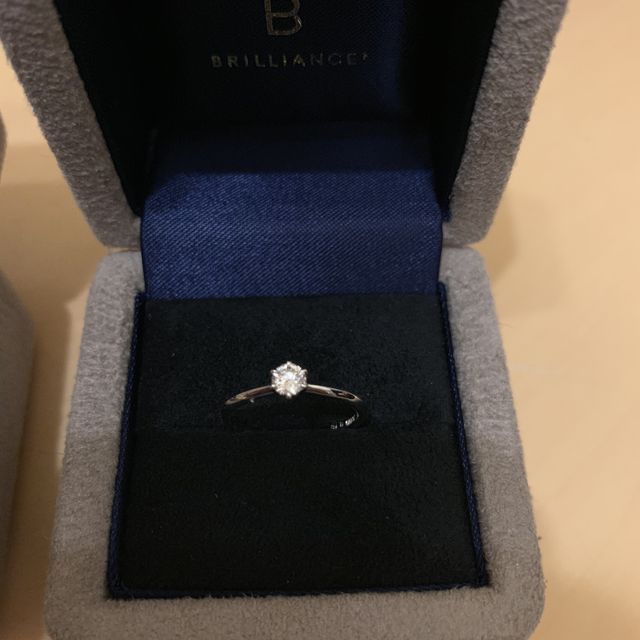 【BRILLIANCE+(ブリリアンスプラス)の口コミ】 自分で選びました。あまり大きな額は申し訳なかったのでシンプルなリング…