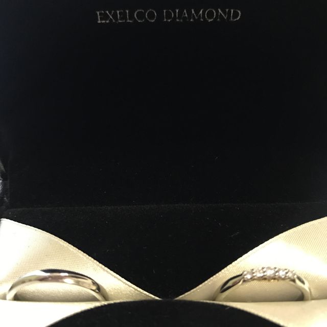 【エクセルコダイヤモンド(EXELCO DIAMOND)の口コミ】 私のものはダイヤがついているもので、ストレートの指輪を探しており、イ…