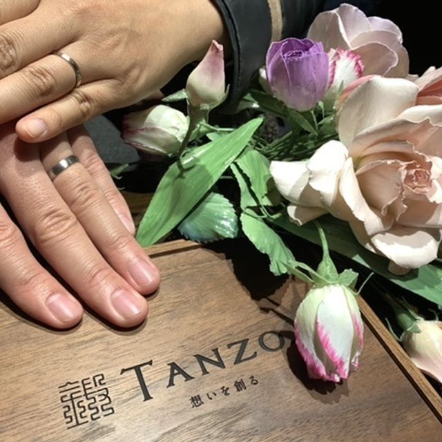 【TANZO.(鍛造指輪)の口コミ】 決め手はシンプルかつ丈夫で長く身に付けられるという点です。婚約指輪は…