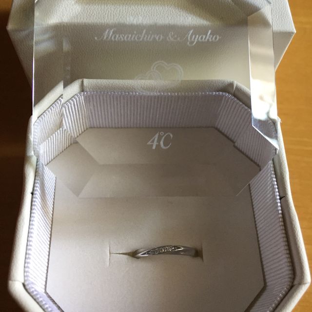 【4℃ BRIDAL(ヨンドシーブライダル)の口コミ】 いろいろなブランドで試着をしましたがはめた時に1番しっくりきたのがこの…