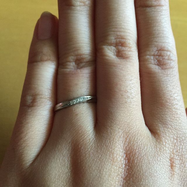 【4℃ BRIDAL(ヨンドシーブライダル)の口コミ】 いろいろなブランドで試着をしましたがはめた時に1番しっくりきたのがこの…