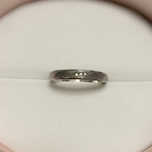 【insembre(インセンブレ)の口コミ】 艶のある部分とない部分が分かれていて、デザインがとても気に入った。ま…