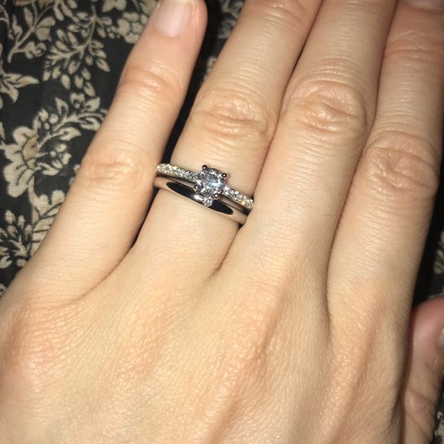【ブルガリ(BVLGARI)の口コミ】 結婚指輪をシンプルで飽きの来ないデザインにしたかったので、婚約指輪は…