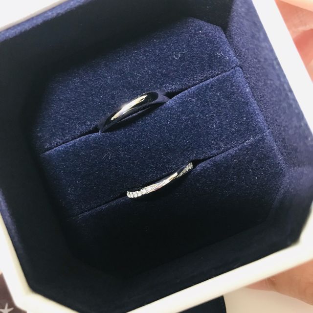 【4℃ BRIDAL(ヨンドシーブライダル)の口コミ】 ネットで気になっていたものを実際に店舗で試着させて頂きました。中央に…