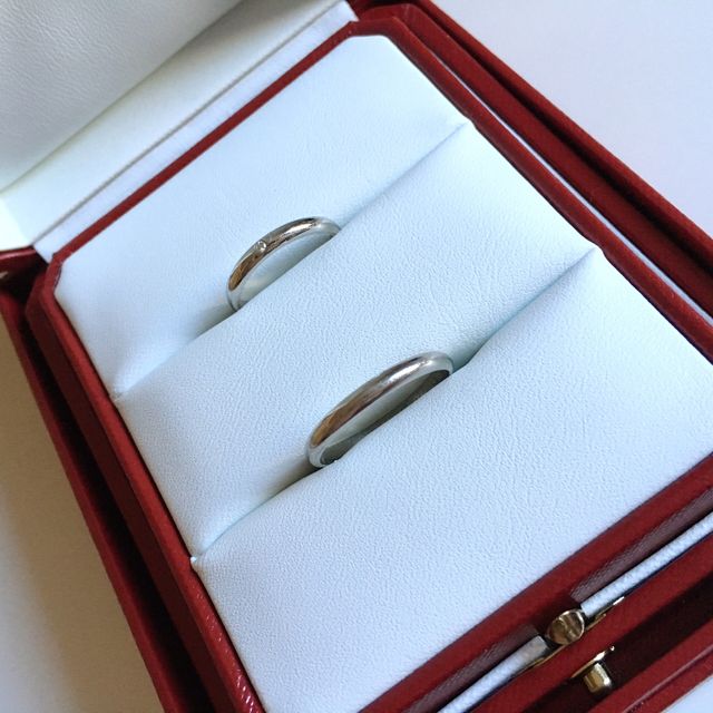 【カルティエ(Cartier)の口コミ】 結婚指輪は婚約指輪とは違って結婚後は常につけておくものなのでシンプル…