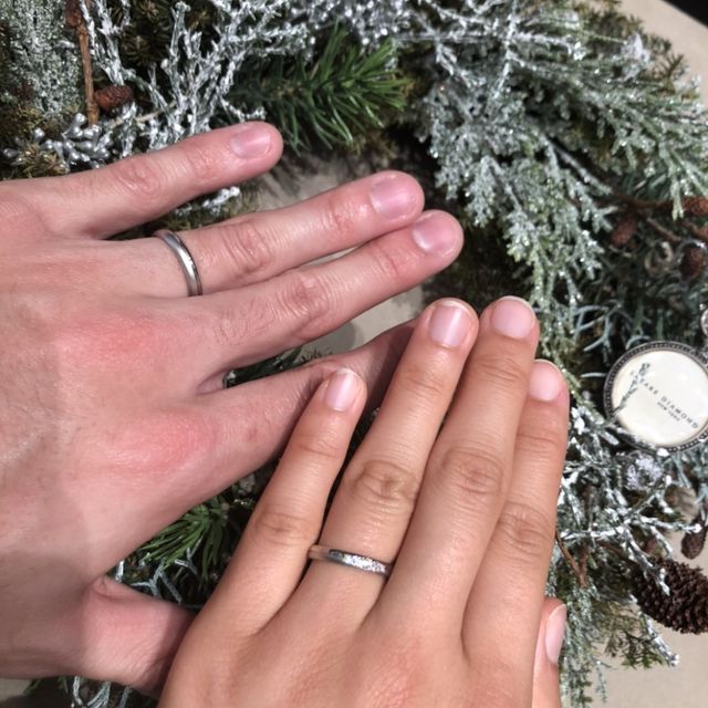 【ラザール ダイヤモンド(LAZARE DIAMOND)の口コミ】 今までに出会わなかった初めてのデザインでした。ツヤ消しのマットな部分…