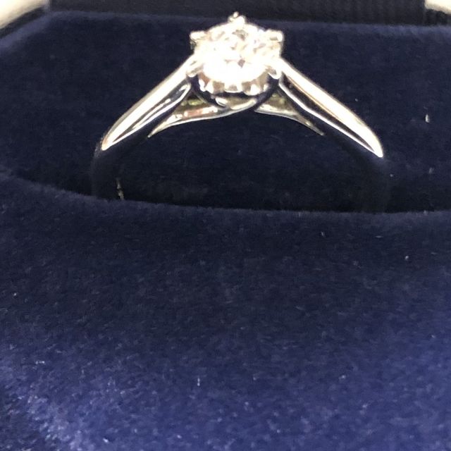 【銀座ダイヤモンドシライシの口コミ】 以前に試着させていただいて気になっていた念願の指輪をやっと手に入れる…