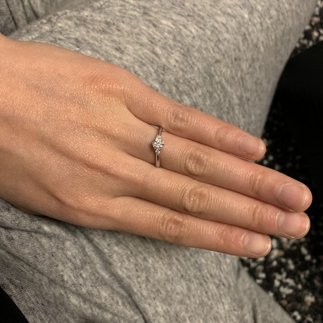 【エクセルコダイヤモンド(EXELCO DIAMOND)の口コミ】 ダイヤモンドの輝きが本当に綺麗で、婚約指輪を見に行った時から心を奪わ…