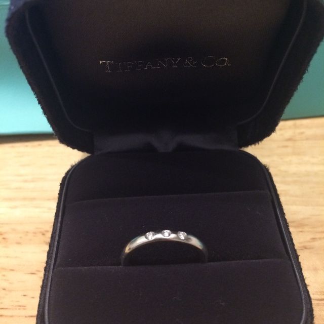 【ティファニー(Tiffany & Co.)の口コミ】 ダイヤモンドが入ってるもので、なおかつプラチナのものが良かった。ハー…