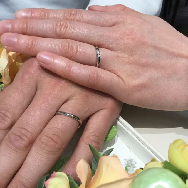 【Something Blue(サムシングブルー)の口コミ】 指にはめた感じの見た目、幅感、つけ心地、また、少しカーブしたところや…