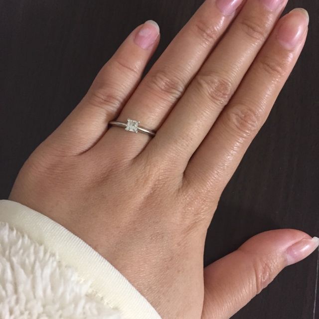 【ティファニー(Tiffany & Co.)の口コミ】 婚約指輪は、シンプルなデザインのものを希望しました。
ティファニーのプ…