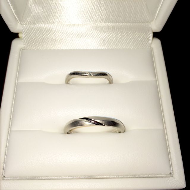 【CAFERING(カフェリング)の口コミ】 私の短い指でも長く見えるというV字型＋シンプルにできるということで決め…