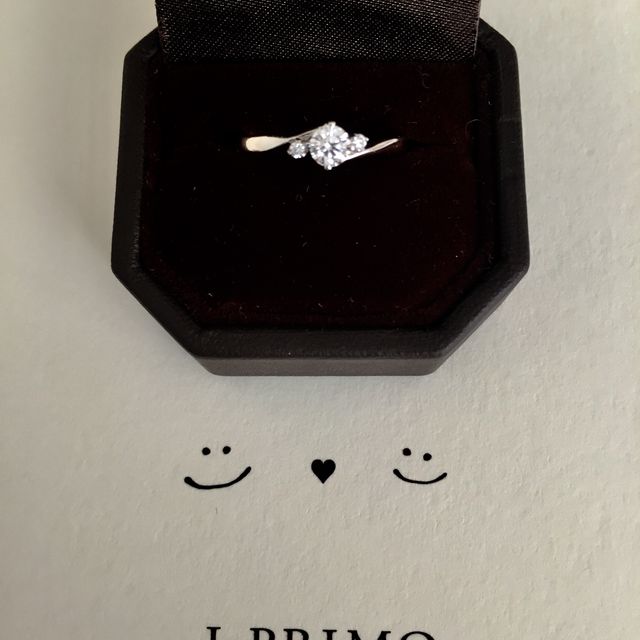 【アイプリモ(I-PRIMO)の口コミ】 婚約指輪なので、大きめのダイヤのある、インパクトがあるデザインを選ん…