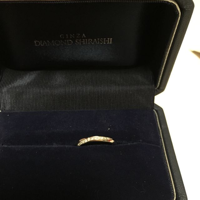 【銀座ダイヤモンドシライシの口コミ】 店舗に行く前は、捻ってない真っ直ぐのものがいいと思っていましたが、実…