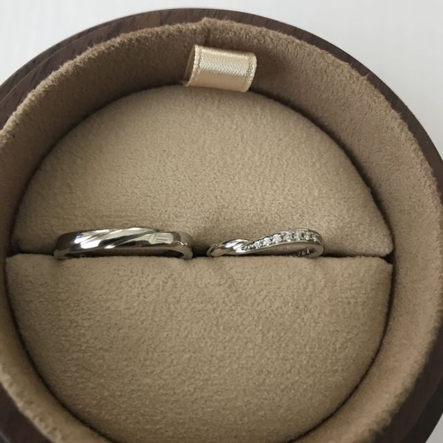 【COLANY(コラニー)の口コミ】 派手すぎなく程よいキラキラがとても可愛く、デザインにも惹かれました。…