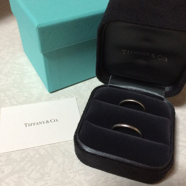 【ティファニー(Tiffany & Co.)の口コミ】 主人がシンプルなものがよくお互いに細めのものがいいとのことでこちらを…