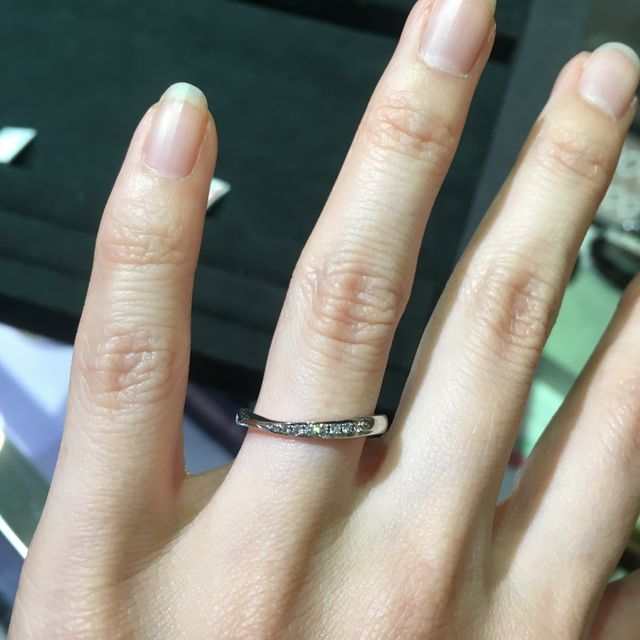 【COLANY(コラニー)の口コミ】 まずはデザインに惹かれて、試着しました。つけると、つけ心地にこだわっ…