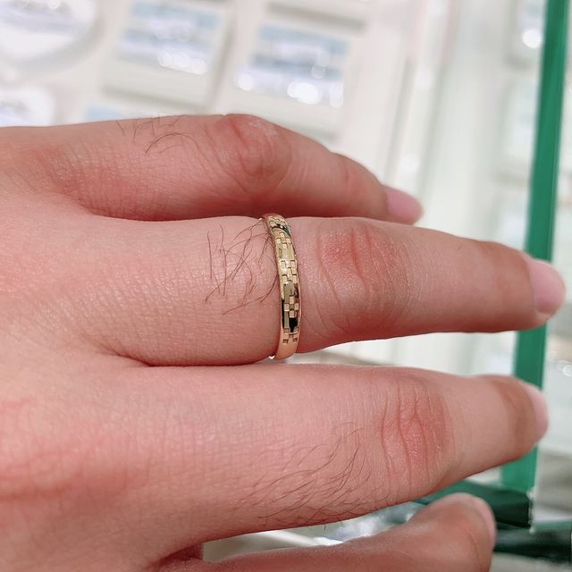 【琉球の口コミ】 沖縄らしいデザインを探していたところ、沖縄の伝統的なマークであるミン…