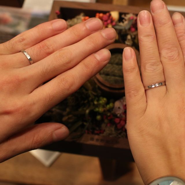 【鎌倉彫金工房の口コミ】 【価格】
プラチナ2本、石を1つずついれて10万いかなかったです。
価格が…