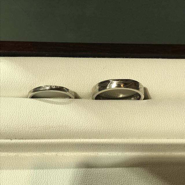 【杢目金屋(もくめがねや)の口コミ】 パートナーの手が大きいので、それなりの太さがあるものを提案してもらい…