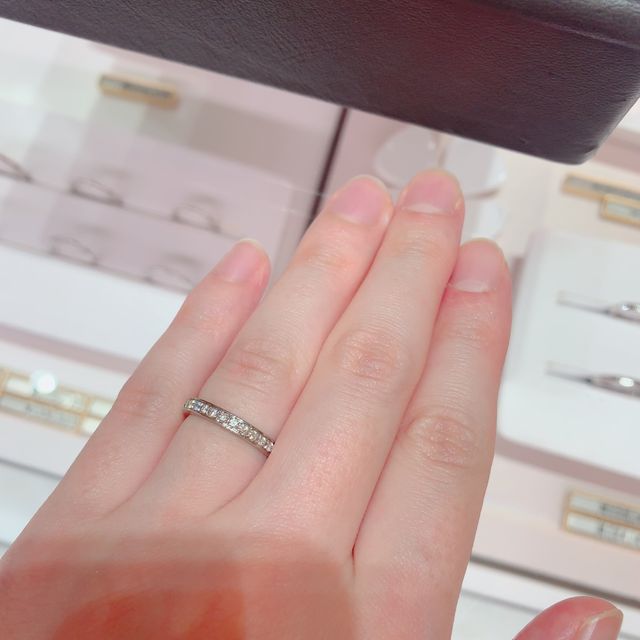 【ブルガリ(BVLGARI)の口コミ】 ダイヤが並んでいるタイプの指輪を探しており、他ブランドでも試着してみ…