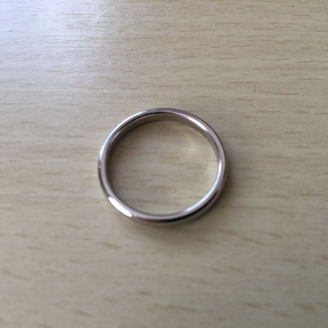 【銀座ダイヤモンドシライシの口コミ】 お店ではたくさんの指輪を見せていただき、試着させていただきました。エ…