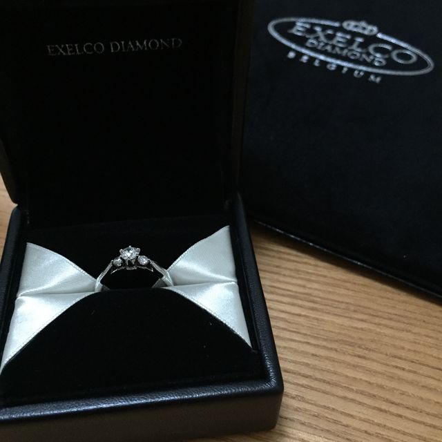 【エクセルコダイヤモンド(EXELCO DIAMOND)の口コミ】 正直、色々なデザインを検討しました。
もう少しスタンダードな方が良いの…