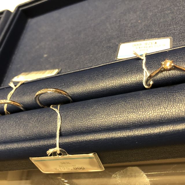 【銀座ダイヤモンドシライシの口コミ】 CMで流れている指輪、ダイヤモンドシライシを象徴するデザインがやはり人…