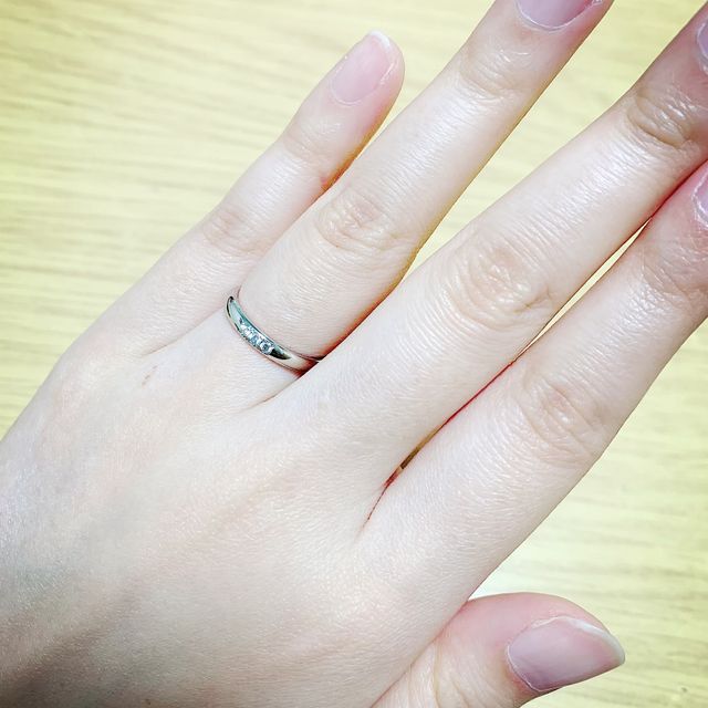 【銀座ダイヤモンドシライシの口コミ】 家事をする時やお風呂へ入る時にも常に付けっぱなしにしたいと思い、シン…