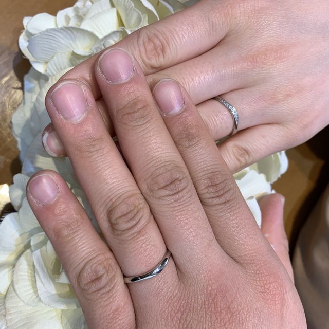 【Something Blue(サムシングブルー)の口コミ】 最初、ウェーブラインの指輪を探していたところ、いくつか試着しましたが…