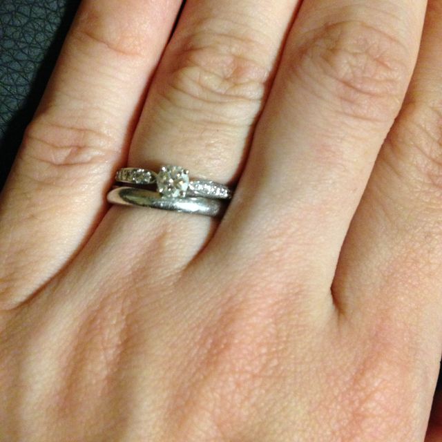 【ティファニー(Tiffany & Co.)の口コミ】 豪華なダイヤモンドが中央のみならず、周りにまでたっぷりと埋め込まれて…